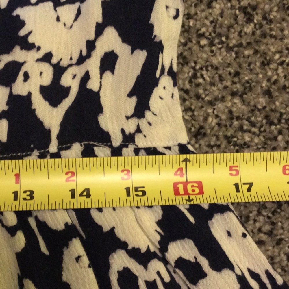 XS Anthro/Victoria Virginia navy Aztec top - Picture 10 of 15